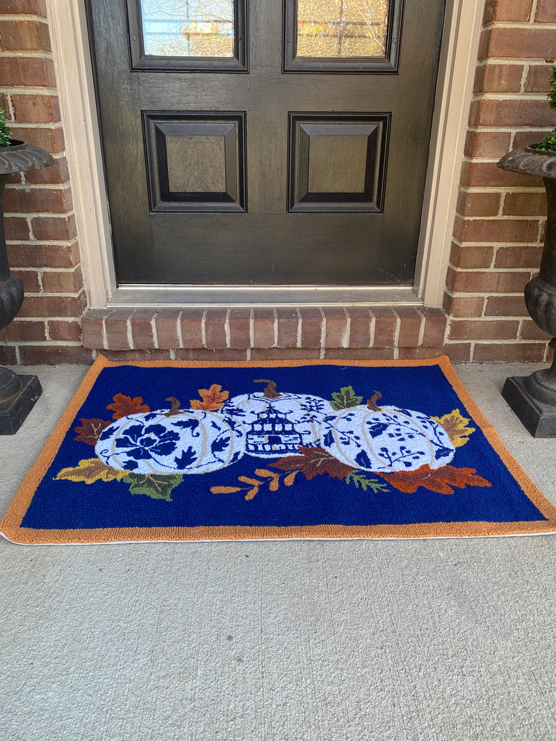 Chinoiserie Three Pumpkin Hook Rug