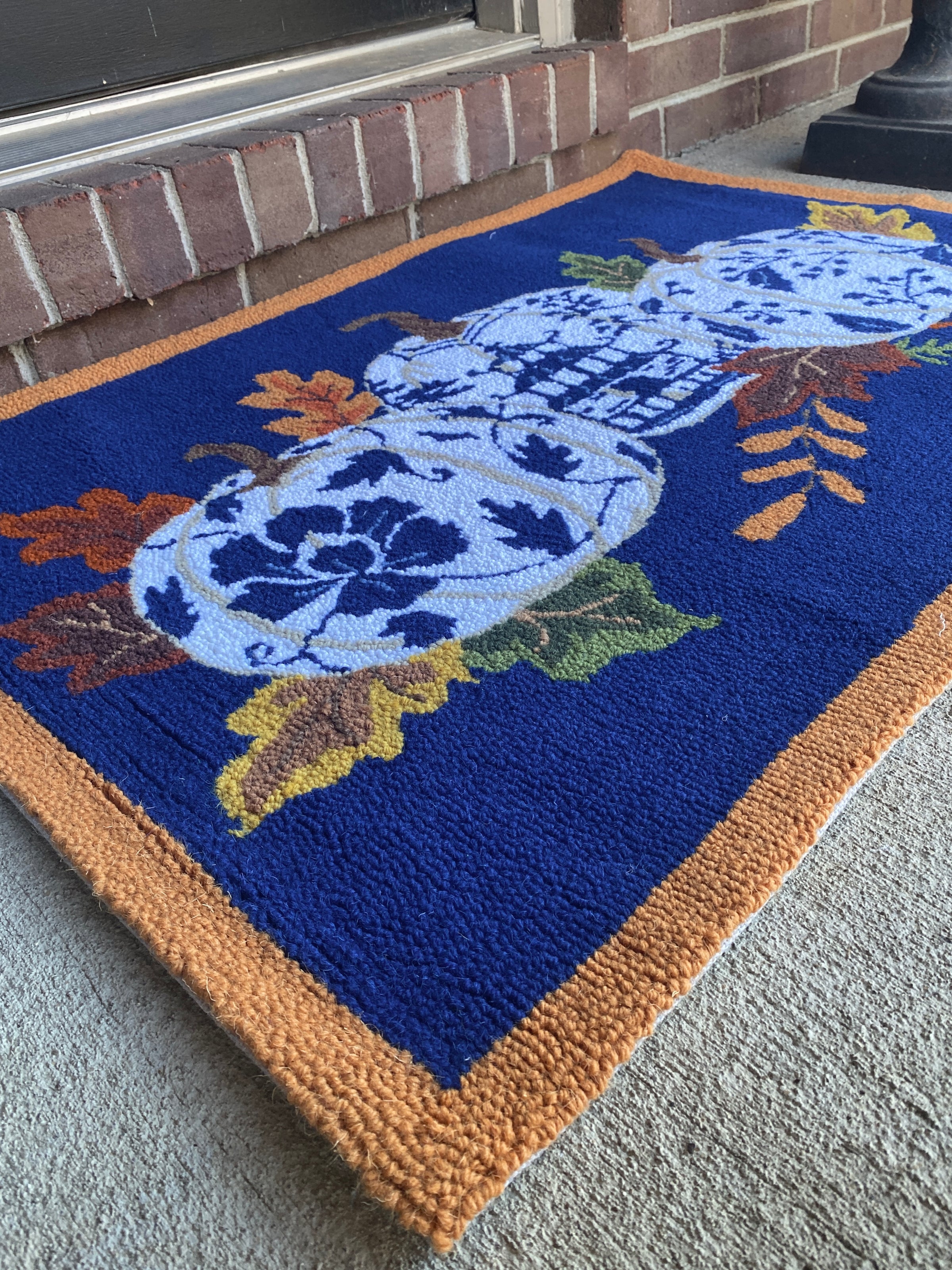 Chinoiserie Three Pumpkin Hook Rug